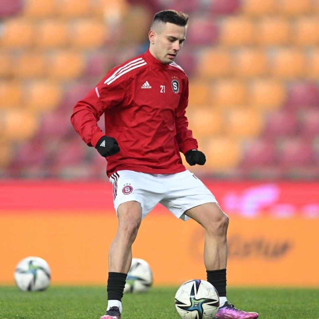 Za chvíli začíná zápas proti Jablonci! #acsparta